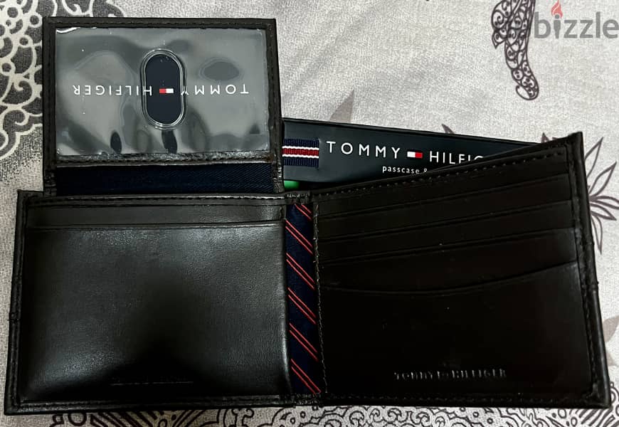 محفظة Tommy Hilfiger wallet أصلية جلد طبيعى بنى غامق (Dark Brown) 5
