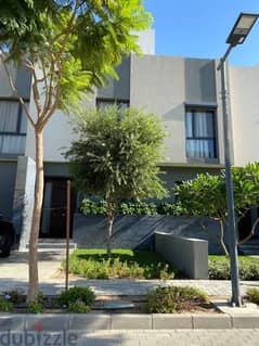 5% down payment, townhouse villa at a very special price, one minute from Al Burouj International Medical Center, New Cairo, in installments over 8 ye