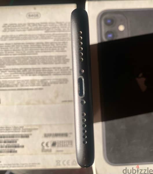 iPhone 11 in Excellent Condition 4