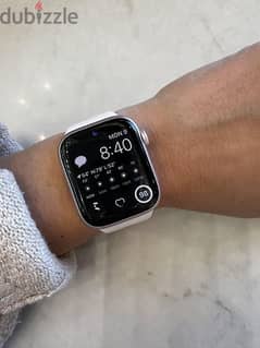 Apple Watch Series 9 with Starlight sports band and GPS 45mm