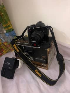 camera Nikon D5200 like new