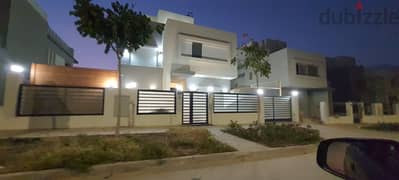 Standalone Villa For Rent in Hyde Park, 5th Settlement Compound 0