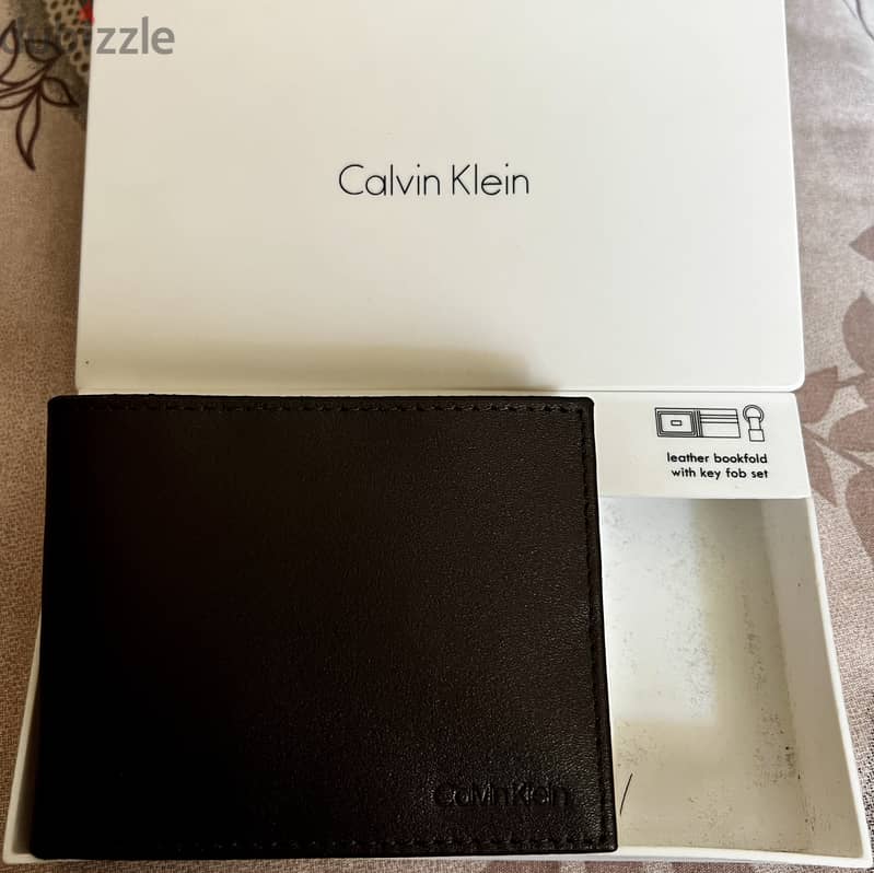 محفظة كالڤن كلاين CK جلد طبيعى أصلية وارد الخارج 2
