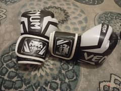 kick boxing white and black 0