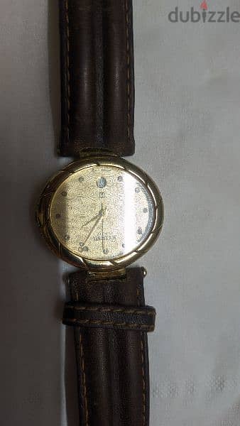 ساعة كوارتز للبيع 22k gold