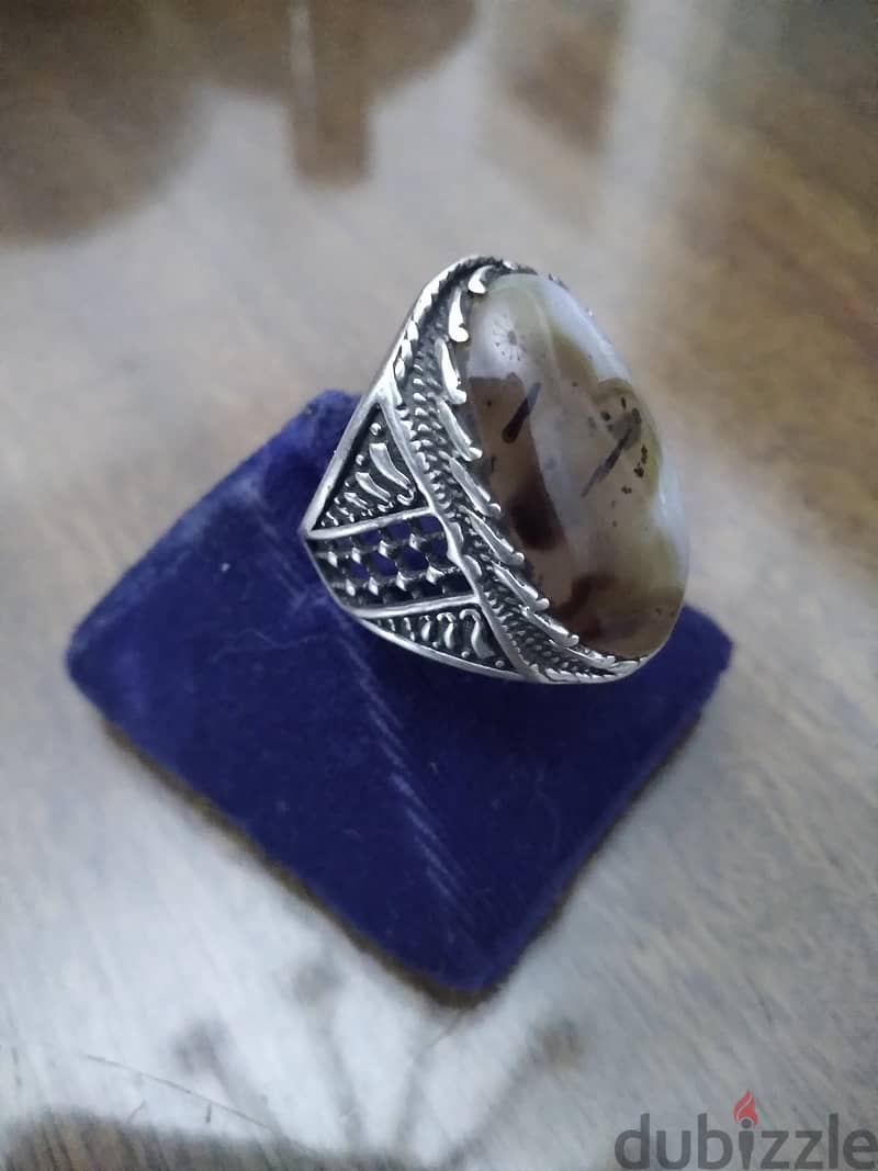خاتم فضة 925 صياغة يدوي شغل راقي تحفة فنية متوج بحجر عقيق يمني طبيعي م 2
