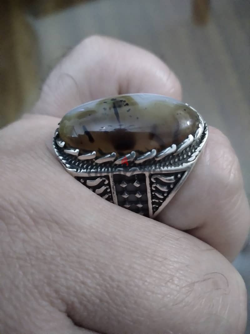 خاتم فضة 925 صياغة يدوي شغل راقي تحفة فنية متوج بحجر عقيق يمني طبيعي م 8