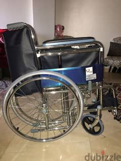 كرسي متحرك لمريض او ذوي الاحتياجات الخاصه.