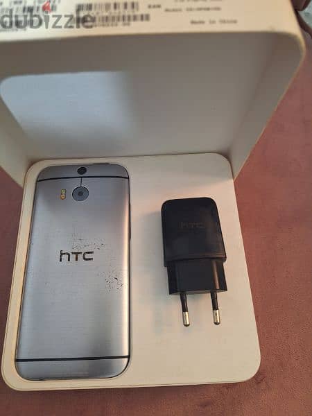 HTC one M8 بالعلبة والشاحن الاصلي 5