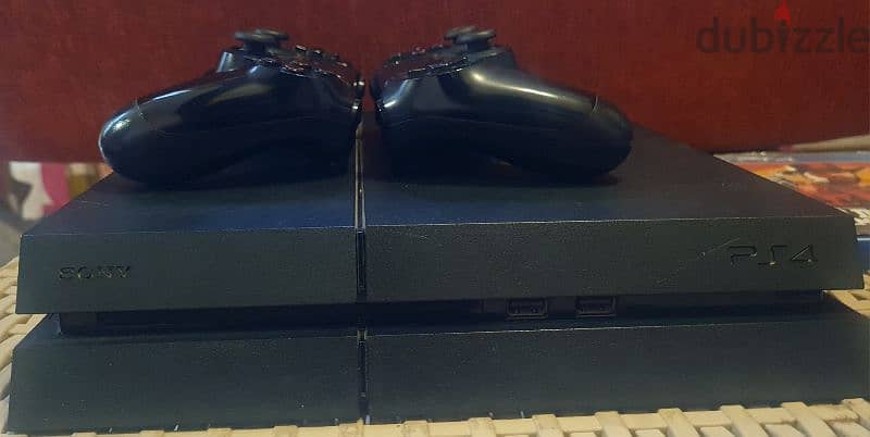 PS4 500GB + 2 Controllers 1