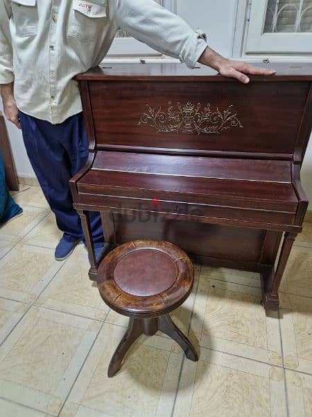 اصغر بيانو حقيقى خشبى فى مصر  للمحترفين 0