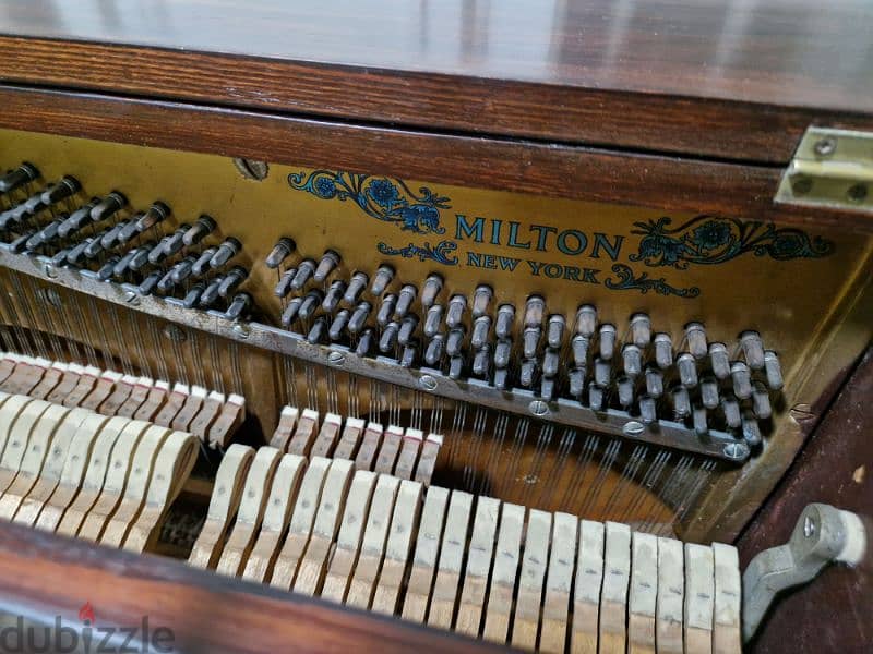 اصغر بيانو حقيقى خشبى فى مصر  للمحترفين 4