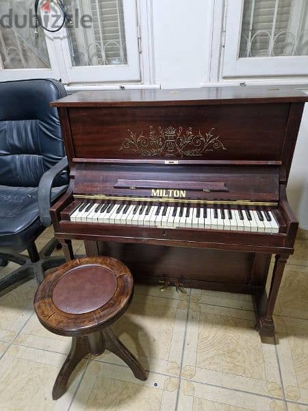 اصغر بيانو حقيقى خشبى فى مصر  للمحترفين 7