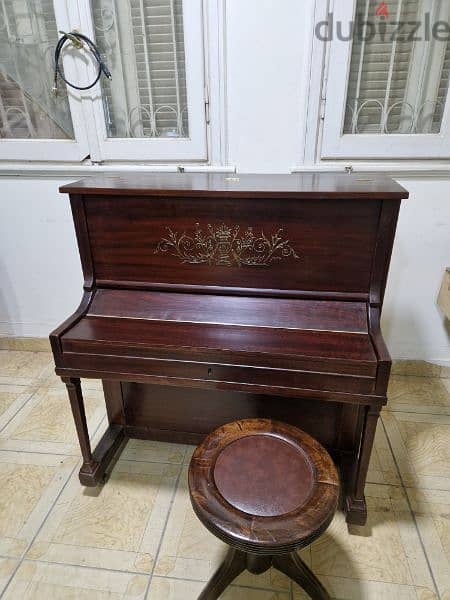 اصغر بيانو حقيقى خشبى فى مصر  للمحترفين 10