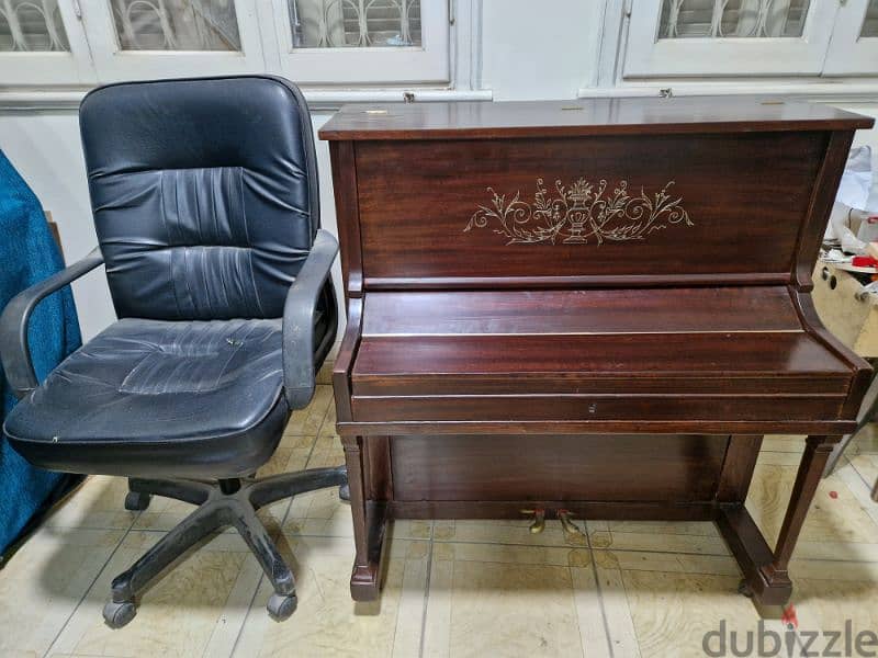 اصغر بيانو حقيقى خشبى فى مصر  للمحترفين 11