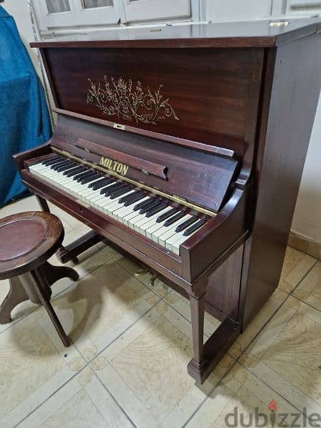 اصغر بيانو حقيقى خشبى فى مصر  للمحترفين 14