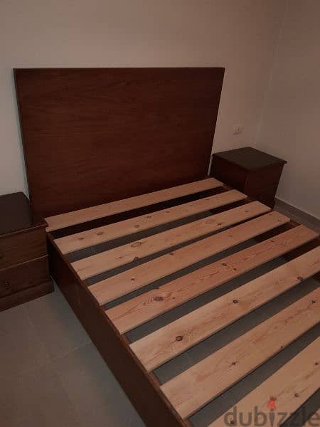 double bed dark wood contar aro 1