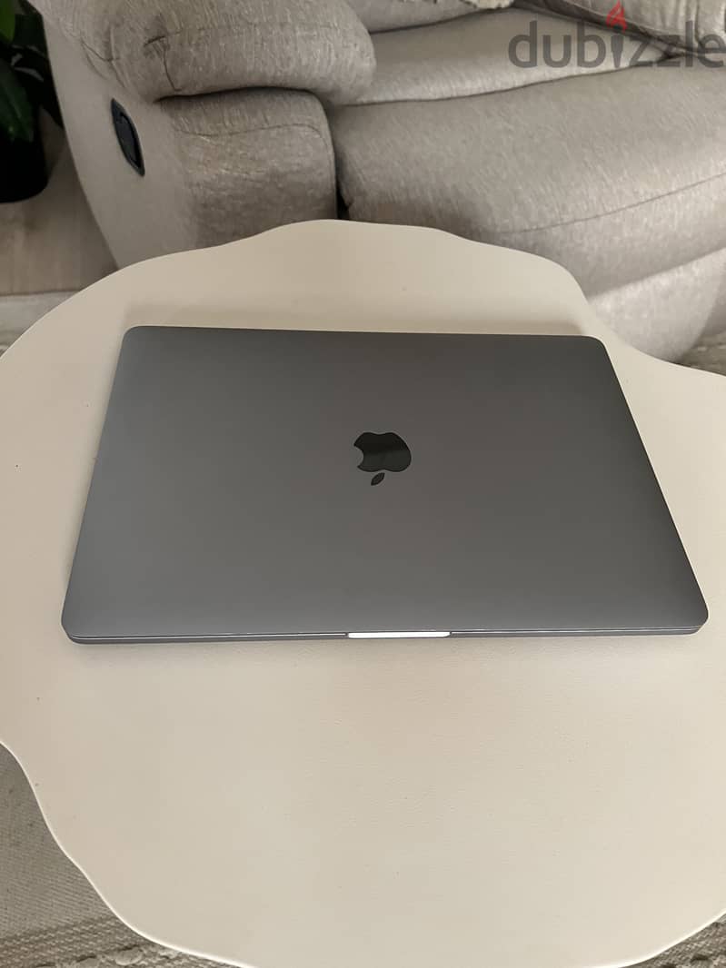 MacBook pro 13 inch M1 (2TB special edition) 2