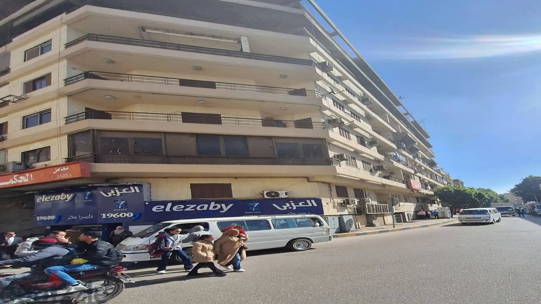 شقة استلام فوري كاملة التشطيب للبيع قرب المترو في شارع التحرير الرئيسي 6