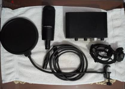 Audio-Technica AT2035 Mic Microphone + MACKIE Onyx Artist 1.2