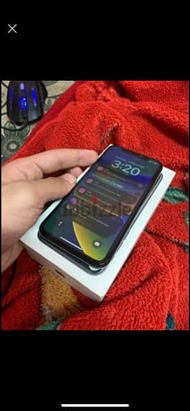 Iphone xs بالعلبة ومفهوش خربوش لسا مغيرله بطارية وشاشه gx 64 g 2