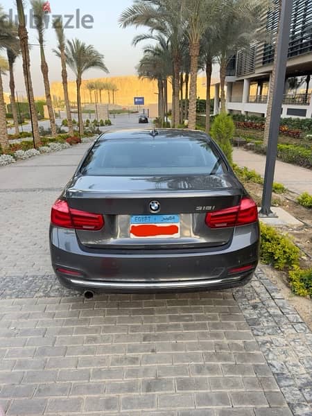 BMW 318i Luxury 4