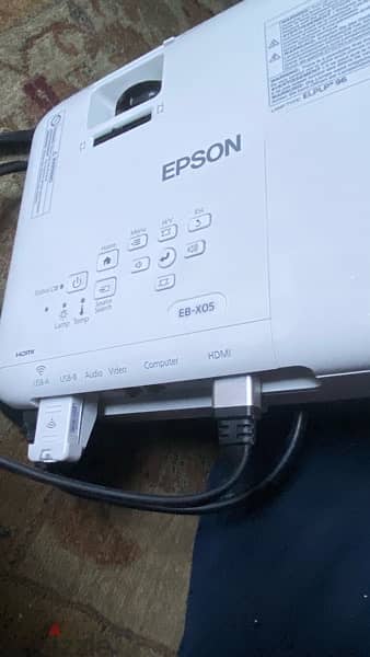 EPSON projector — EB-X05 1