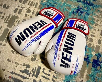 venom boxing gloves جلوڤز بوكس أصلي