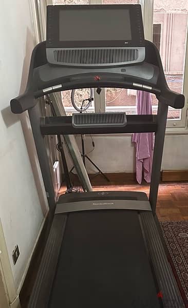 Treadmill NordicTrack commercial 2950 made in usa 1