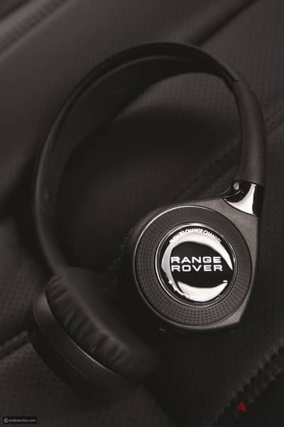 Headphones  Land Rover . . سماعات لاند روڤر 1