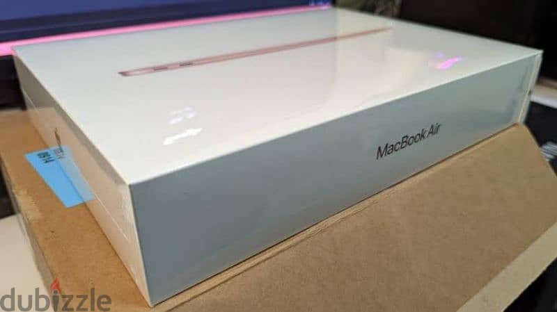 Apple MGN63 MacBook Air Laptop |APPLE M1 8Core8GB,256GB SSD7 Core جديد 1