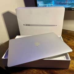 MacBook air m1 2020
 8/256