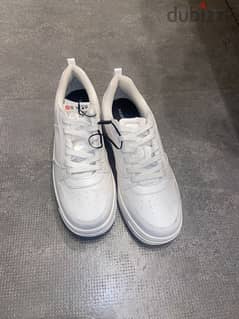 white pull and bear sneaker for men ‘‘new’’