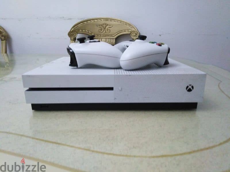 Xbox One S 1TB 0