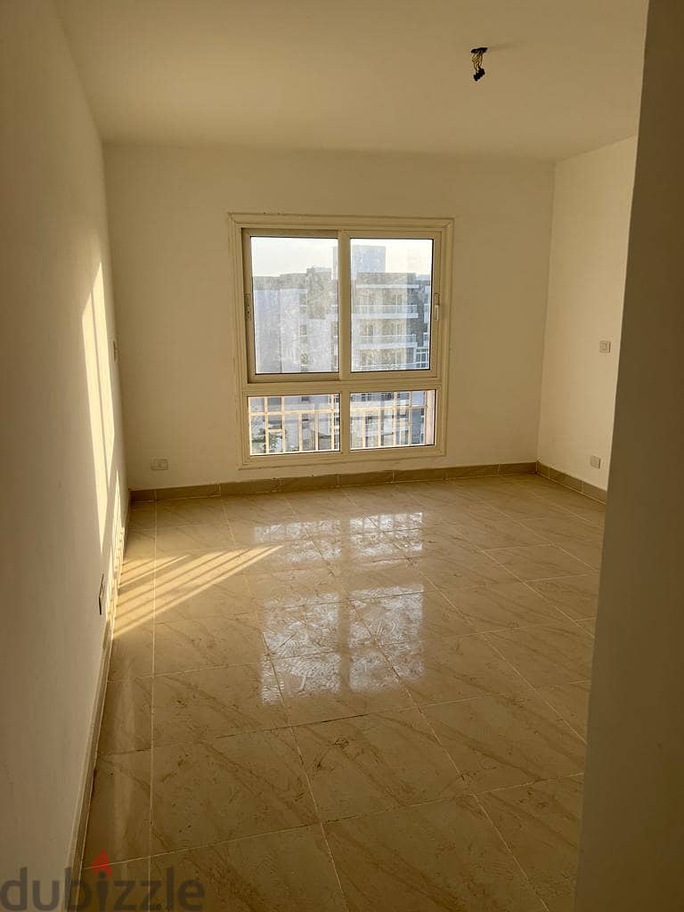 New apartment for rent in Madinaty, 200 meters in B12 double face view 6