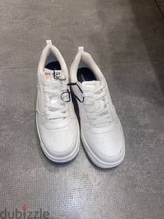 white pull and bear sneaker for men ‘‘new’’ ‘‘42’’ Original 0