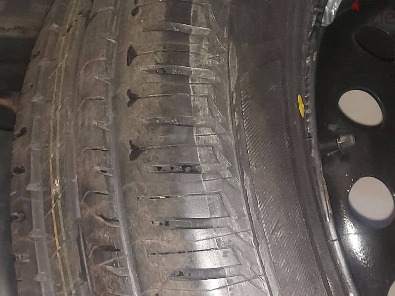 جنط هيونداى إلنترا أصلى مقاس 15 بالكاوتش جديد مقاس 205/60R15 1