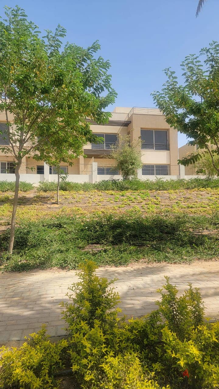 Villa with installment for sale in Palm Hills New Cairo Resale 2