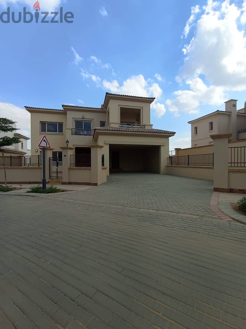 STANDALONE FOR SALE IN UPTOWN FRIST ROW GOLF DIRCT 5