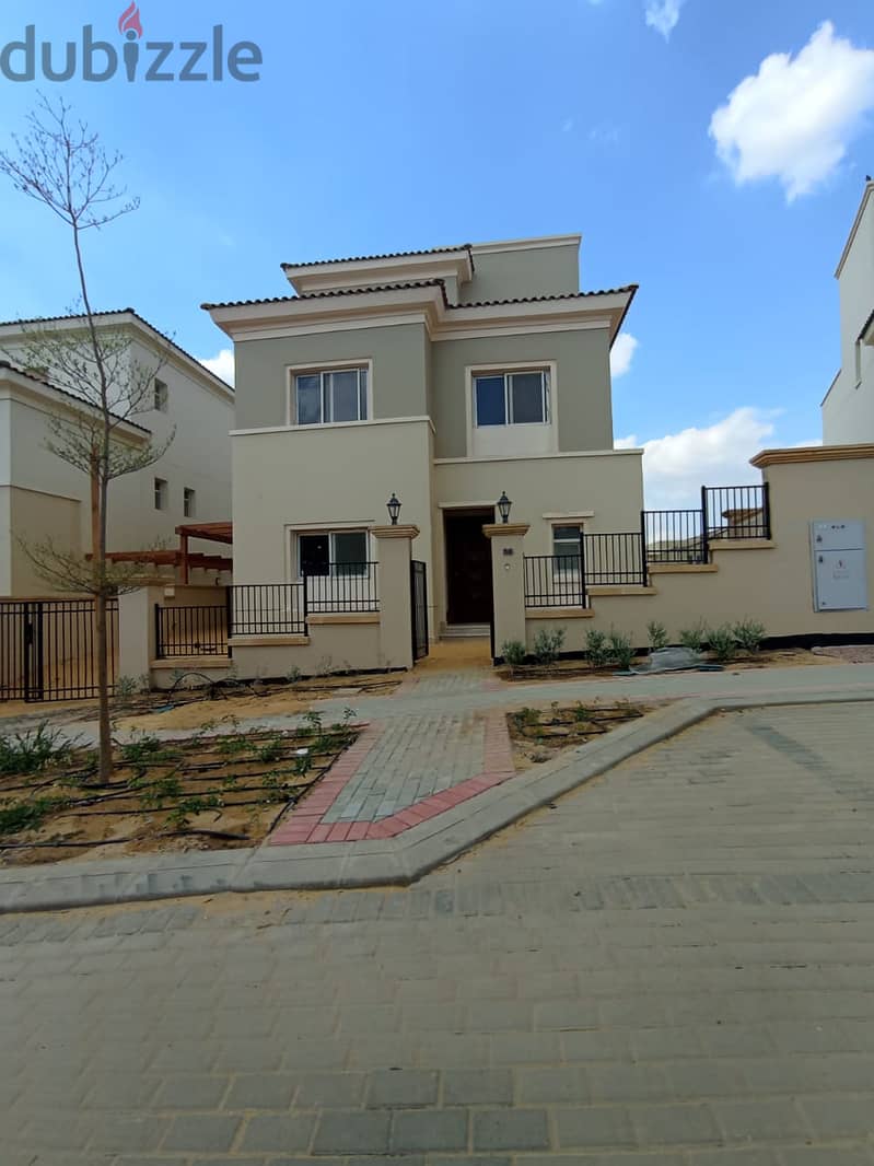 STANDALONE FOR SALE IN UPTOWN FRIST ROW GOLF DIRCT 1