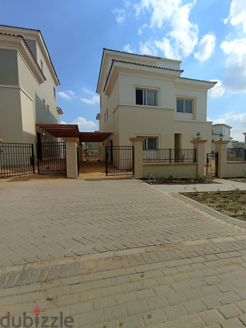 STANDALONE FOR SALE IN UPTOWN FRIST ROW GOLF DIRCT 7