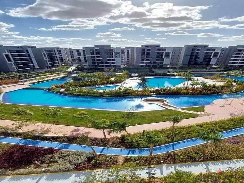 شقة Pool View للبيع في حدائق أكتوبر تسليم فوري في كمبوند صن كابيتال 1