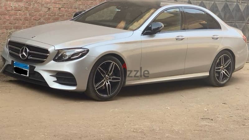 2020 E200 amg night package 1