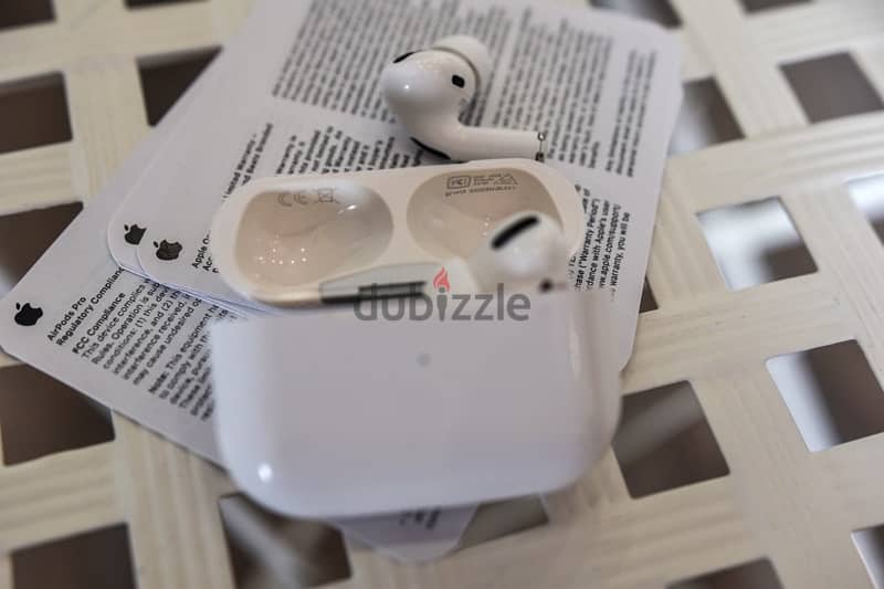 NEW Apple AirPods Pro 2 2