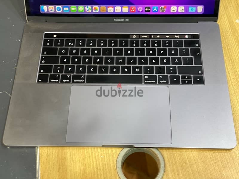 MacBook Pro 15 inch  2019 1