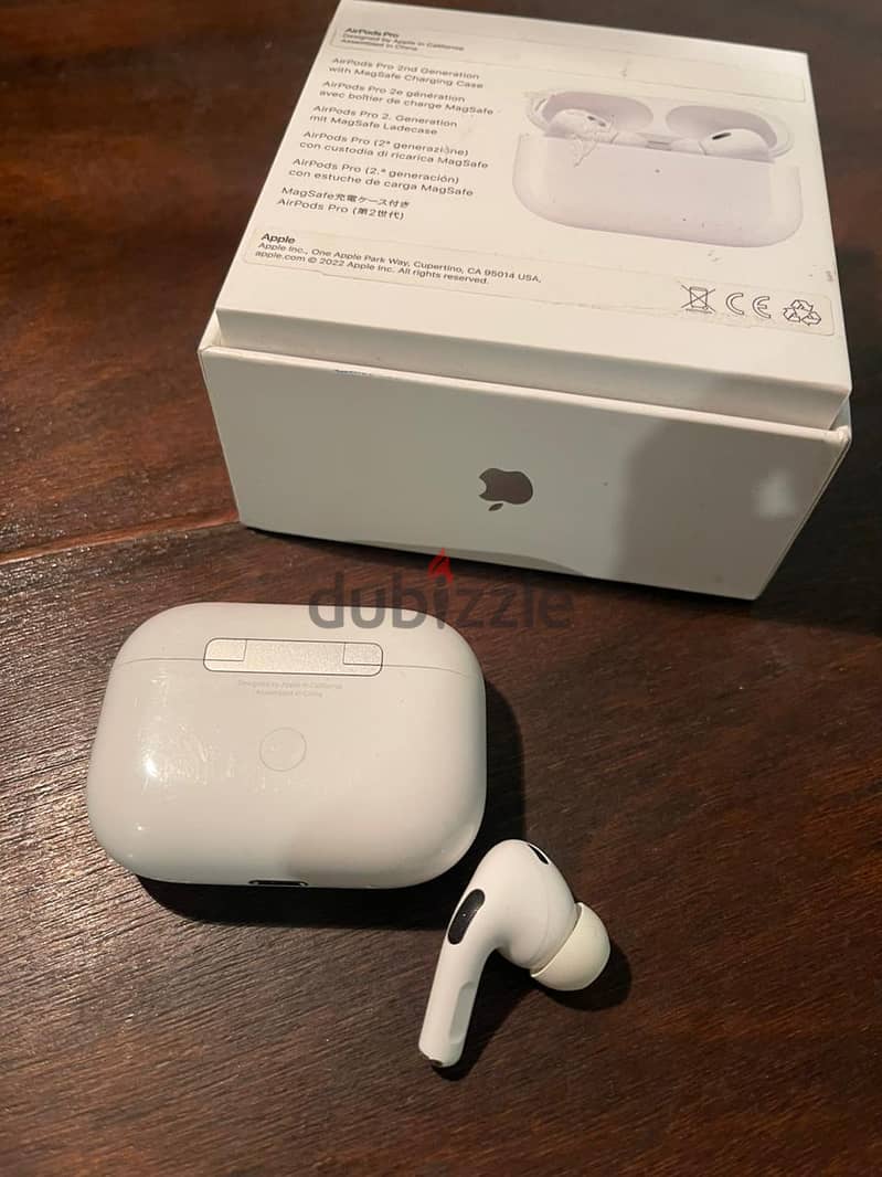 Original Apple Airpods pro 2 ( right earbuds only) USED 1