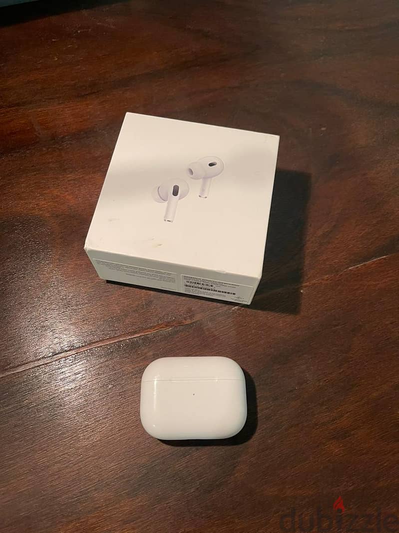 Original Apple Airpods pro 2 ( right earbuds only) USED 4