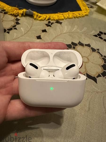 Airpods Pro l Used l Original l With box and serial number 4