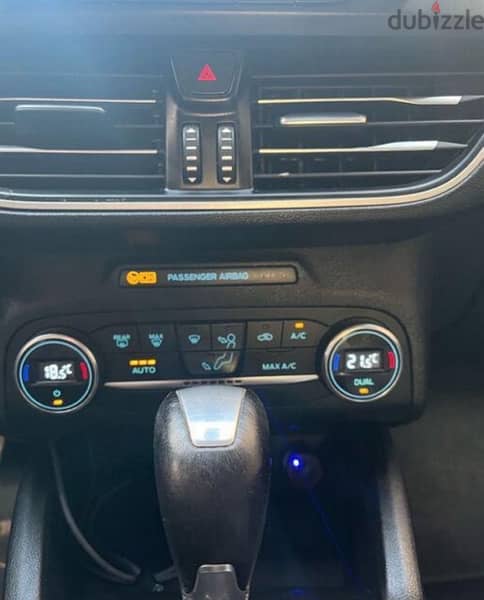 Ford Focus , 2021 , Connected 5D , Black Interior , Navy Blue exterior 6