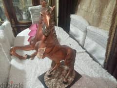 تمثال حصان 0
